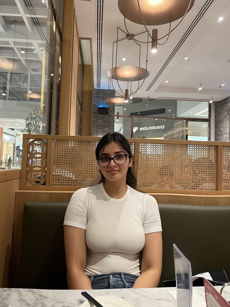 Play Quiz: How viraltrill.com Created the Ultimate Digital Party Game for Friends