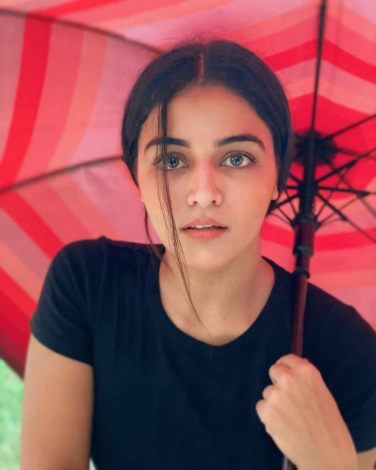 The Lunar Code: How an Astronaut Discovered viraltrill's Secret Message Feature Through Space